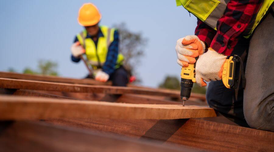Professional gutter cleaning in Deadwood, OR